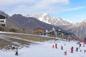 italy ski resort FB4GY2 1024x682