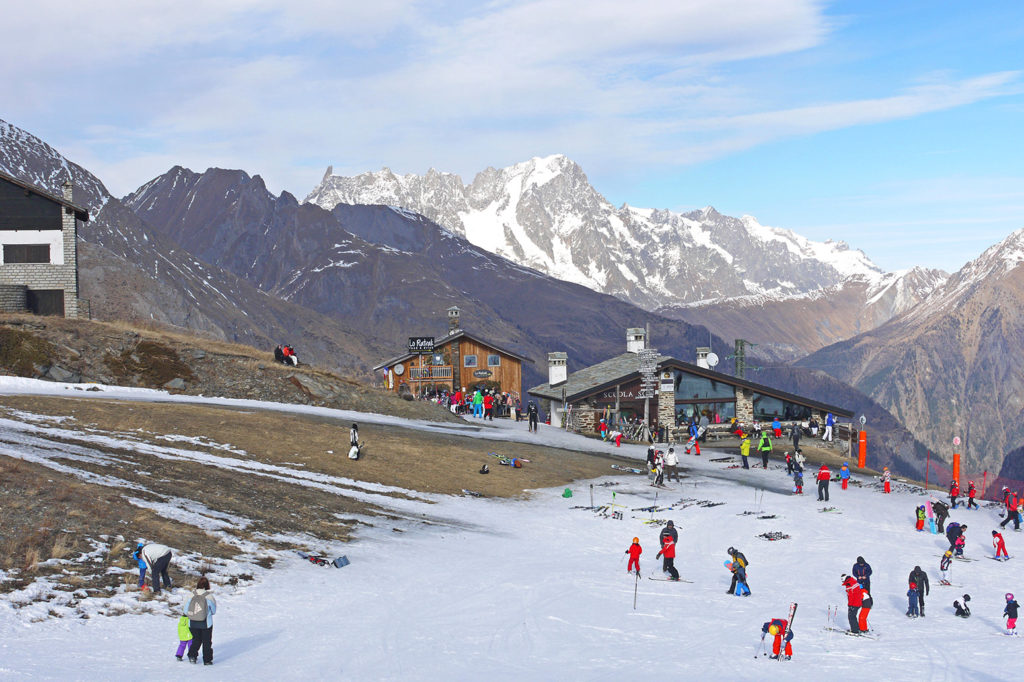italy ski resort FB4GY2 1024x682
