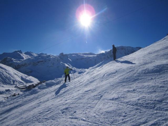 Ime: Tignes20101212.jpg
Pregleda: 330
Veliina: 42,0 KB